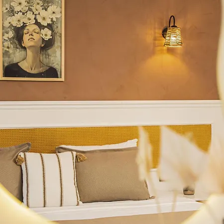 Lyse Juelide Hotel Çeşme