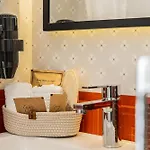 Lyse Juelide Hotel Cesme